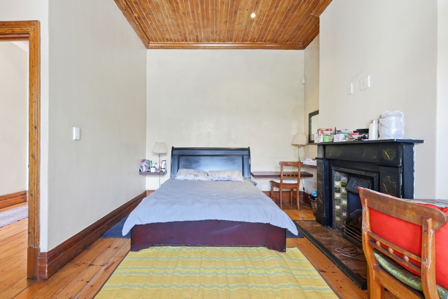 6 Bedroom Property for Sale in Green Point Western Cape